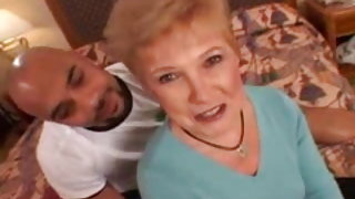 - صفحه اصلی, شامپاین, برهنه, کشتی برهنه