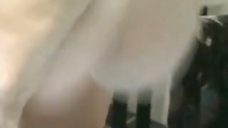 مادر بزرگ و مادر تریلر فیلم یک مرد جوان - 17, رابطه جنسی در تاکسی تصویری